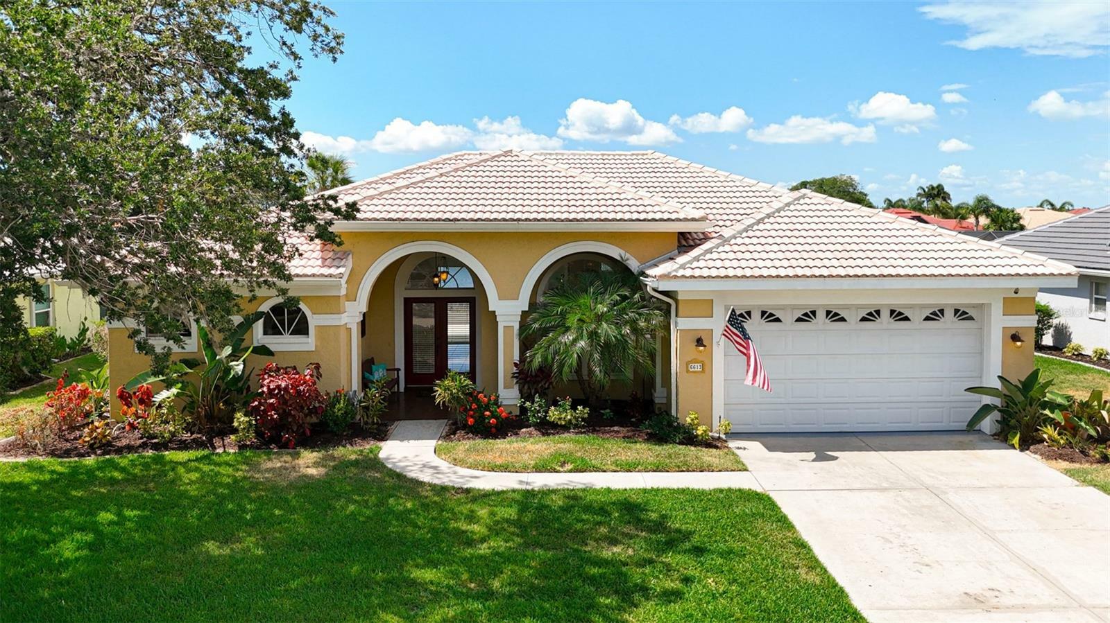 Property Photo:  6613 Deering Circle  FL 34240 