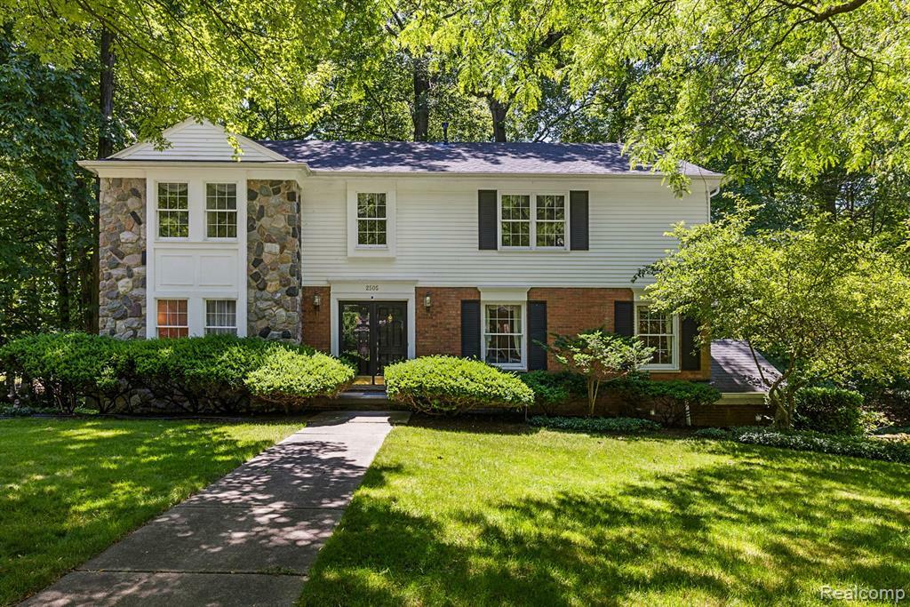 Property Photo: 2505 Valleyview Drive MI 48098 5318