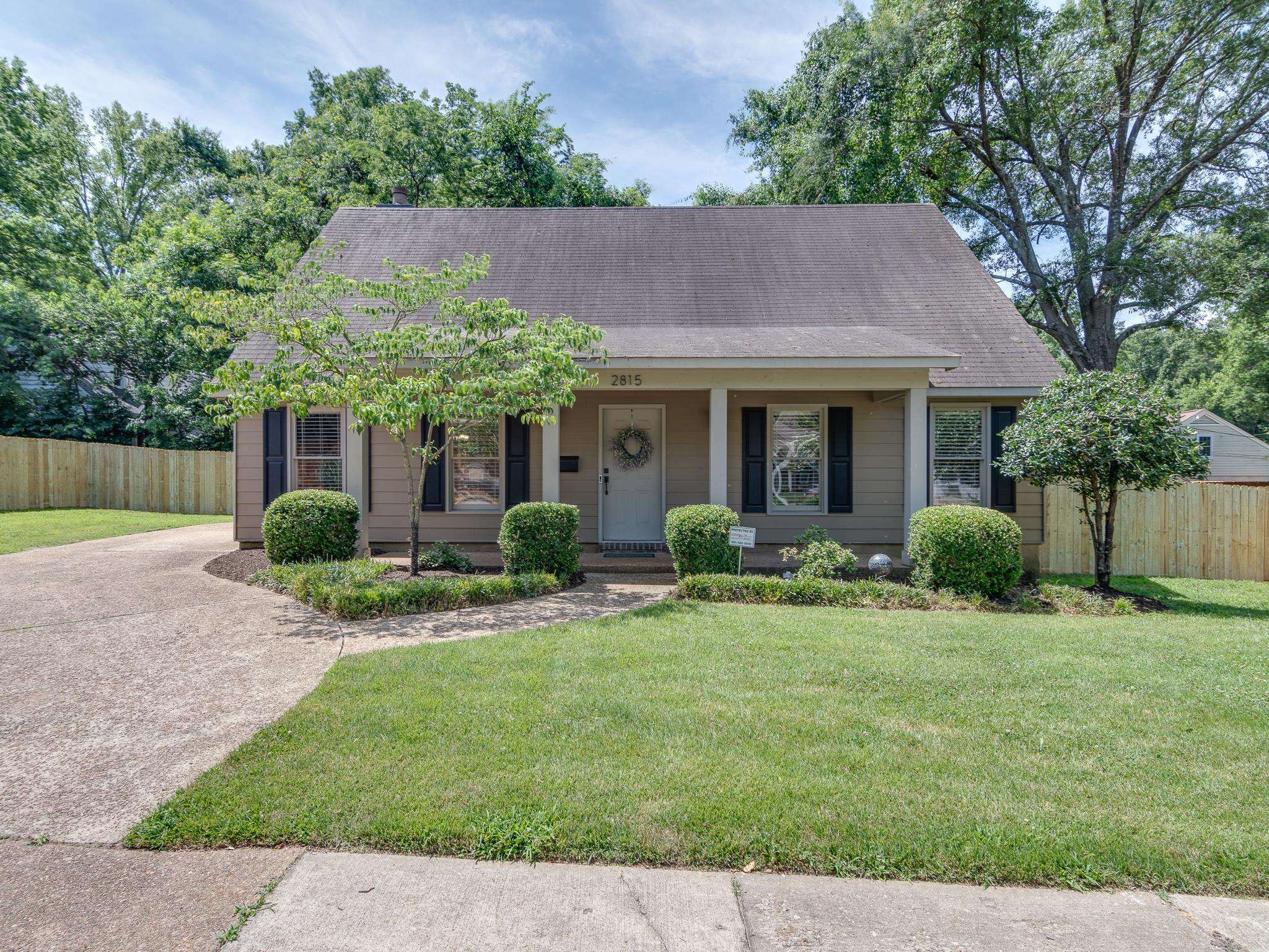 Property Photo:  2815 Garden Ln  TN 38111 