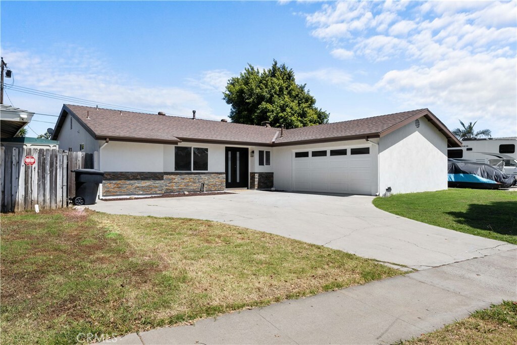 Property Photo:  5062 Casa Loma Avenue  CA 92886 