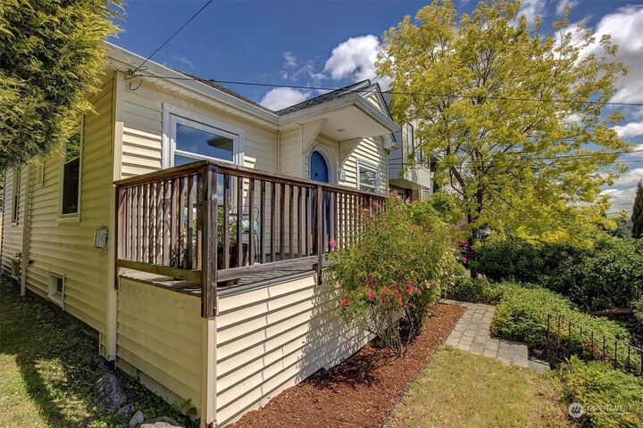 Property Photo:  346 N 73rd Street  WA 98103 