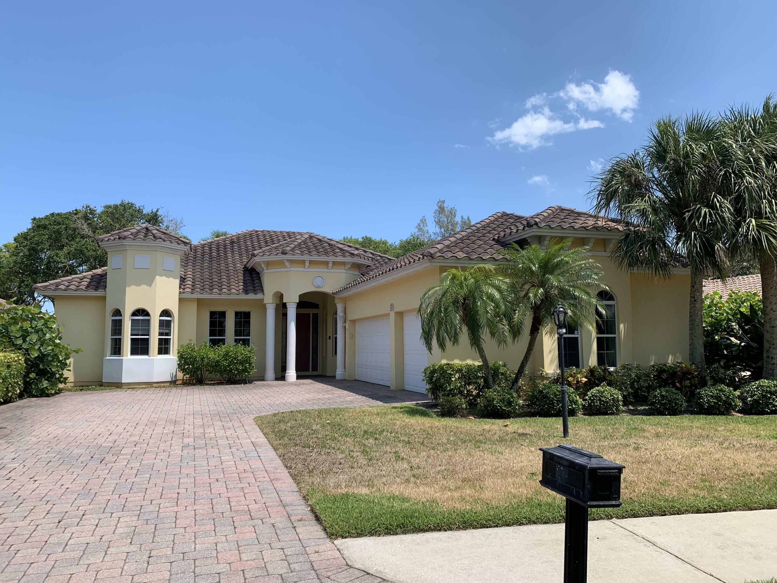 Property Photo:  808 Aquarina  FL 32951 