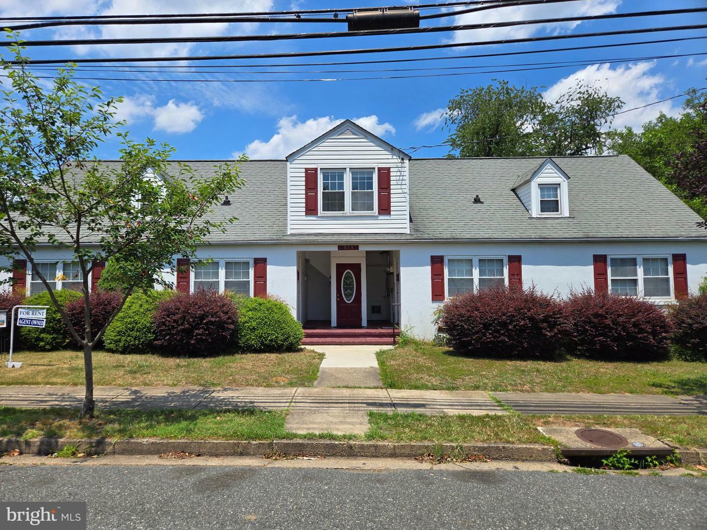 Property Photo:  913 Mercer Street A  VA 22401 