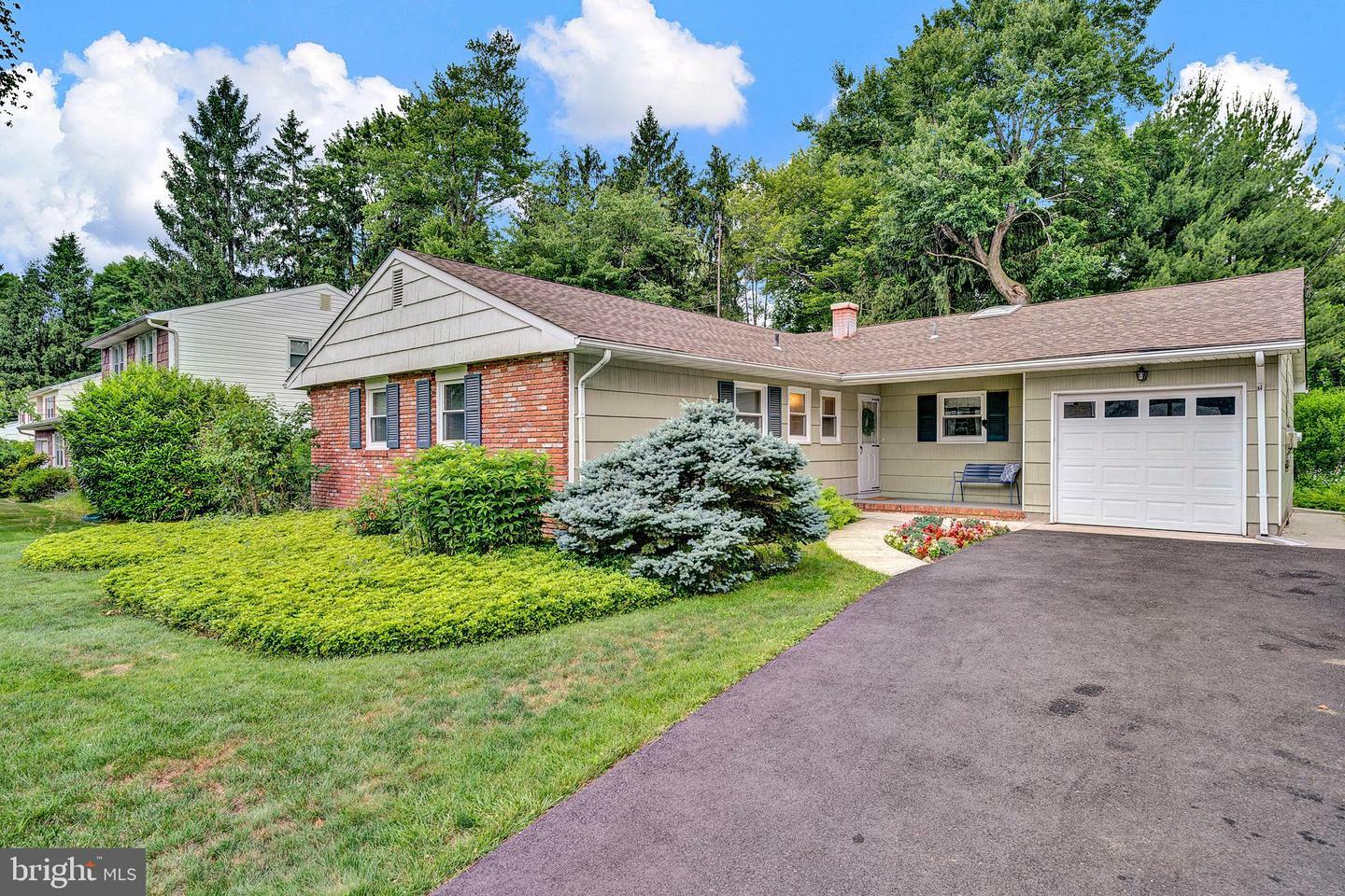 Property Photo:  17 Great Woods Drive  NJ 08618 