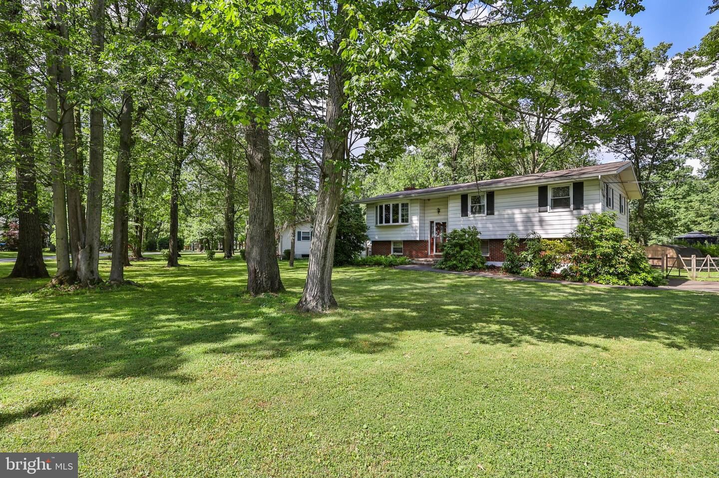 Property Photo: 194 Beechwood Lane PA 18014