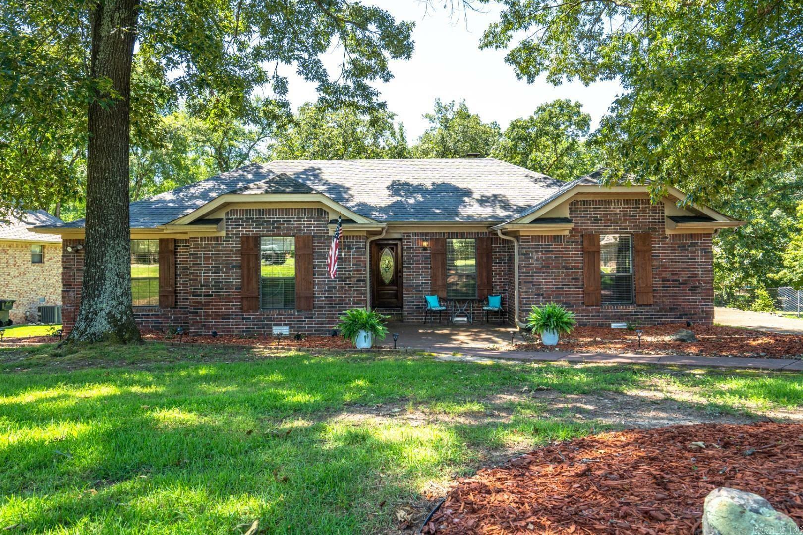 Property Photo:  135 Clairmoor Court  AR 71913 