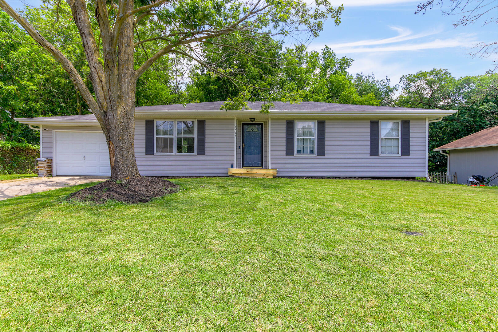 Property Photo:  5676 N Rocky Fork Dr  MO 65202 