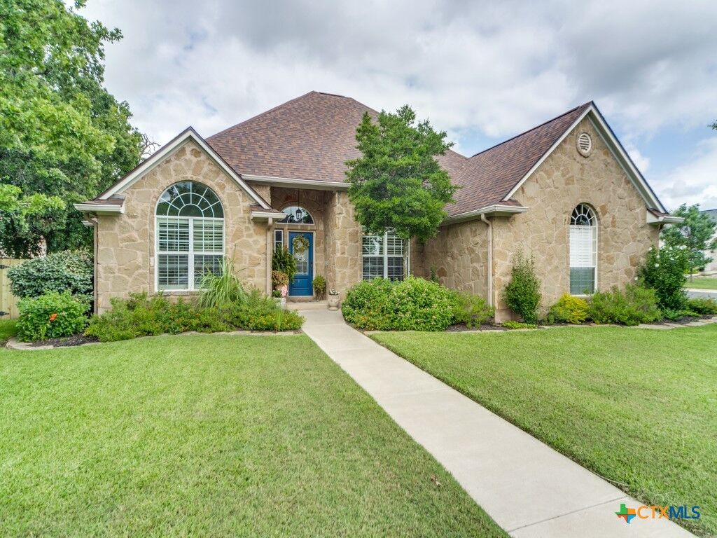 Property Photo: 1218 Doe Run Hollow TX 78624
