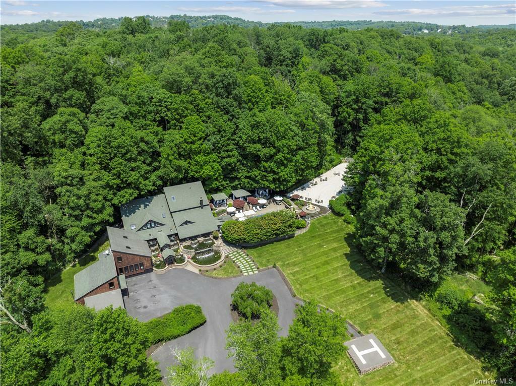 Property Photo:  19 Greentree Lane  NY 10918 