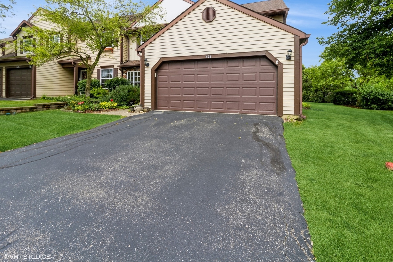 Property Photo:  538 Ascot Lane  IL 60107 