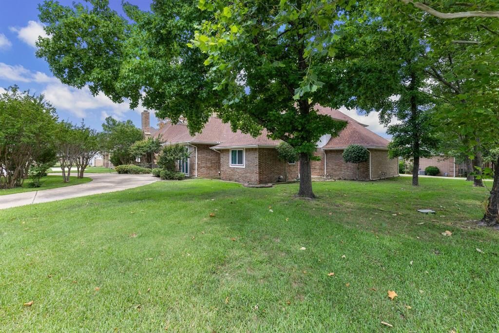 Property Photo:  110 Owl Tree  TX 75402 