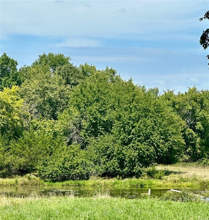 Property Photo:  100 W Greenwood Street  AR 72701 