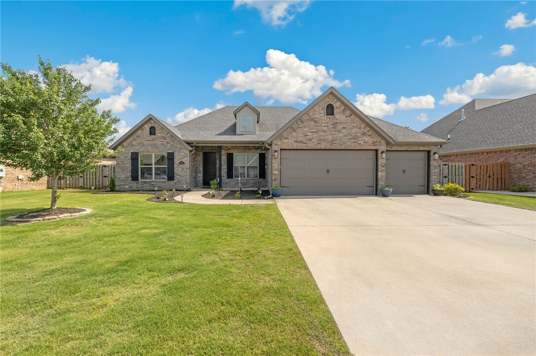 Property Photo:  4608 W Canopy Meadows Drive  AR 72758 