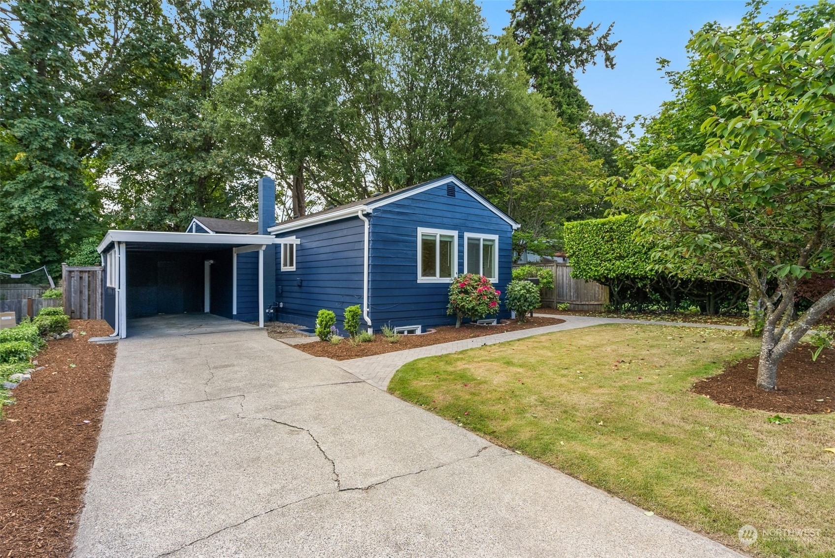 Property Photo:  9748 Wallingford Avenue N  WA 98103 