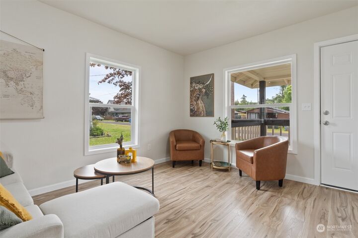 Property Photo: 719 S Nenant WA 98530