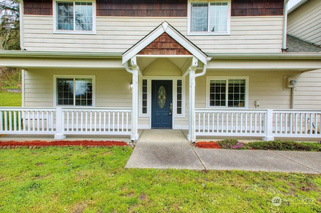 Property Photo:  22521 133rd Street Ct E  WA 98360 