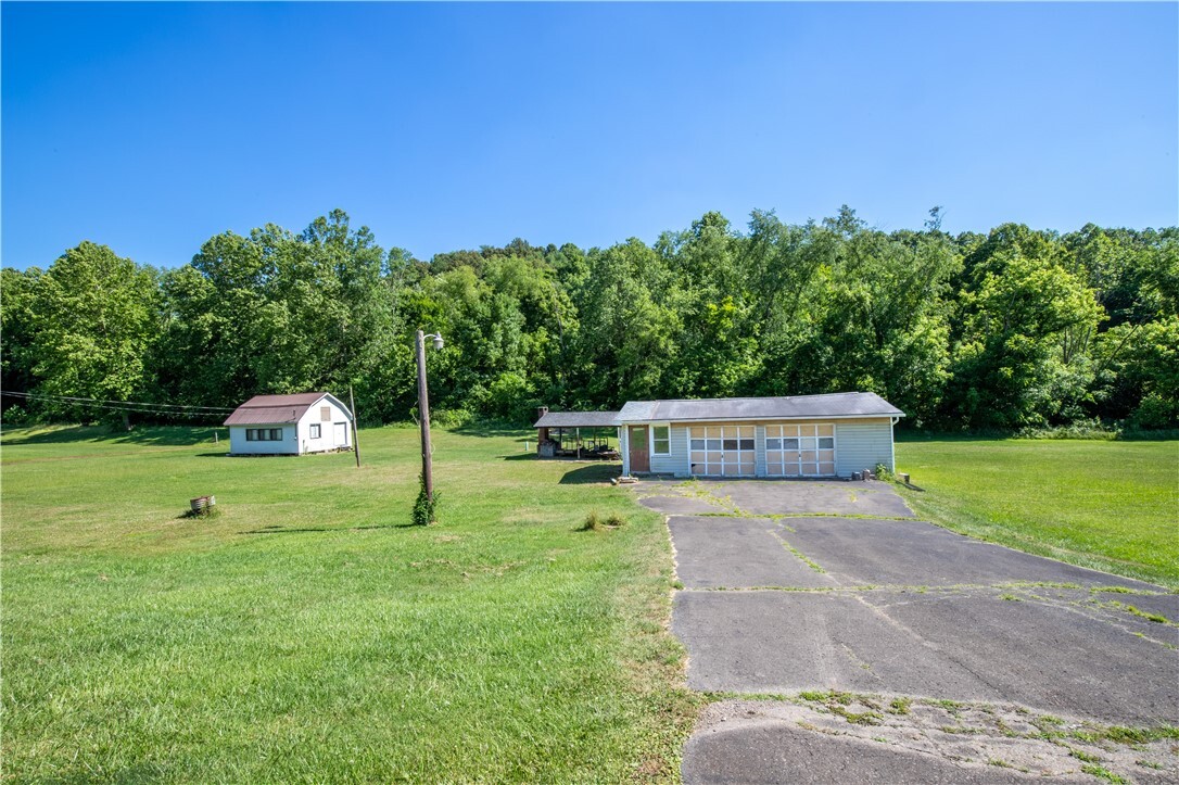 Property Photo: 519 Leckrone Highhouse Rd PA 15458