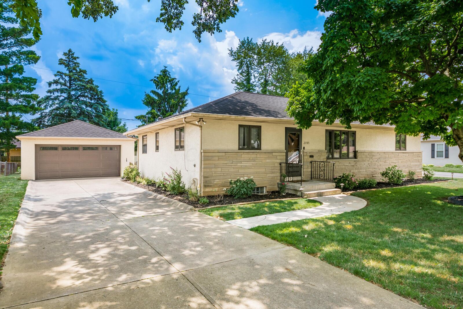 Property Photo:  2785 Scottwood Road  OH 43209 