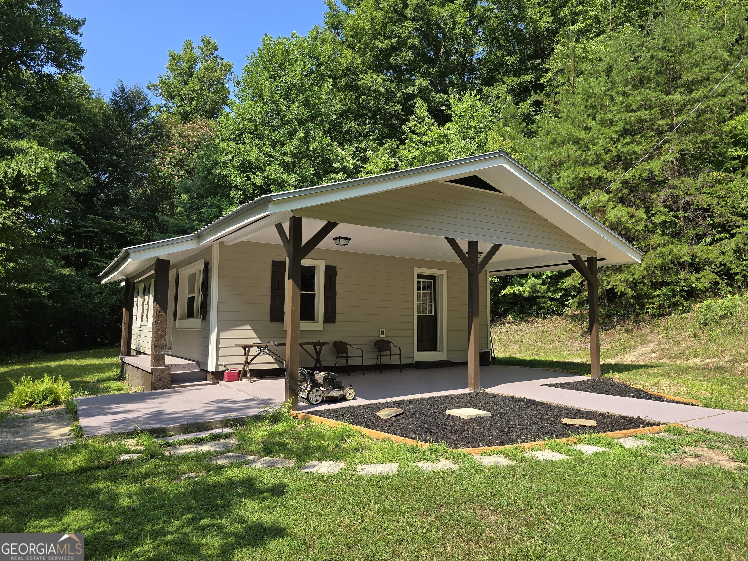 Property Photo: 7054 Martins Creek Road NC 28906
