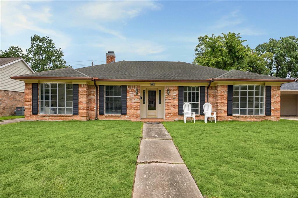 Property Photo: 3407 Freshmeadows Drive TX 77063