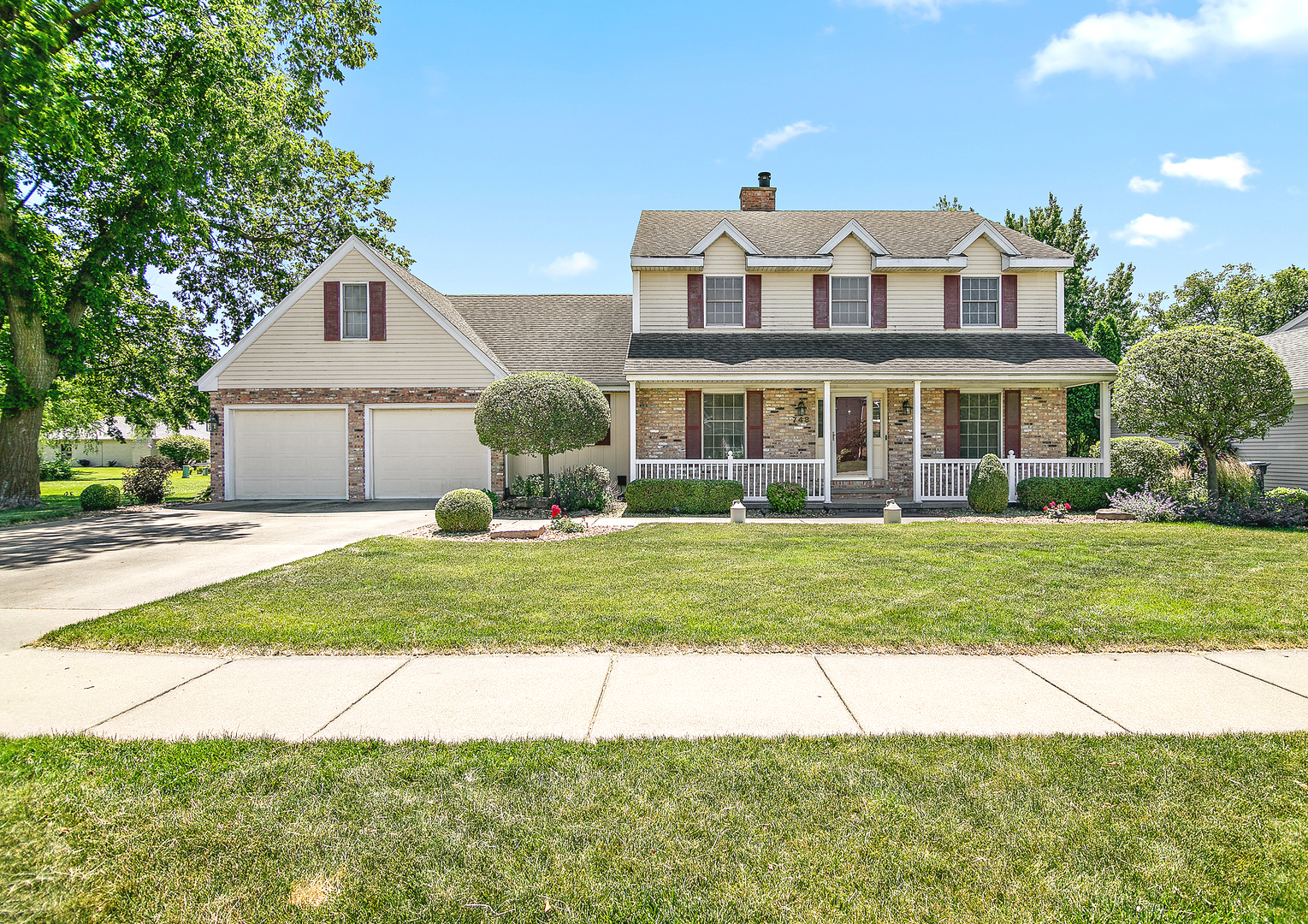 Property Photo:  748 Oak Run Drive  IL 60914 