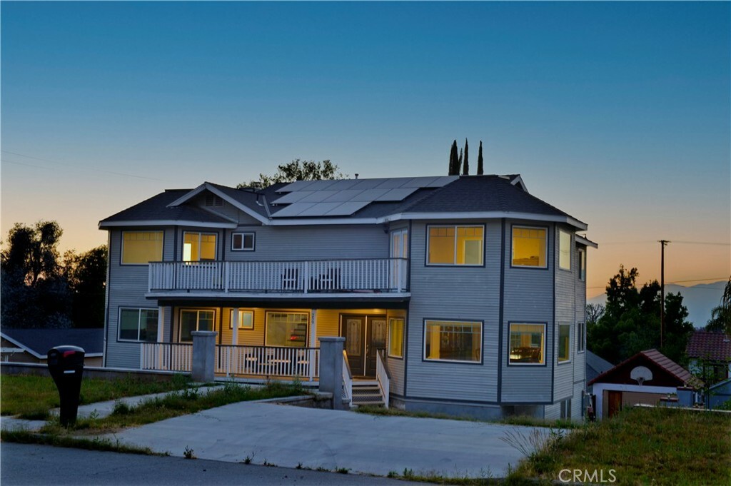 Property Photo:  259 E Crescent Avenue  CA 92373 