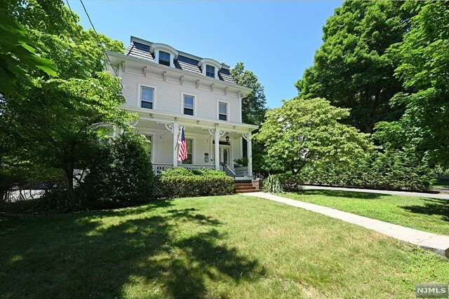 Property Photo:  290 Harrington Avenue 2  NJ 07624 