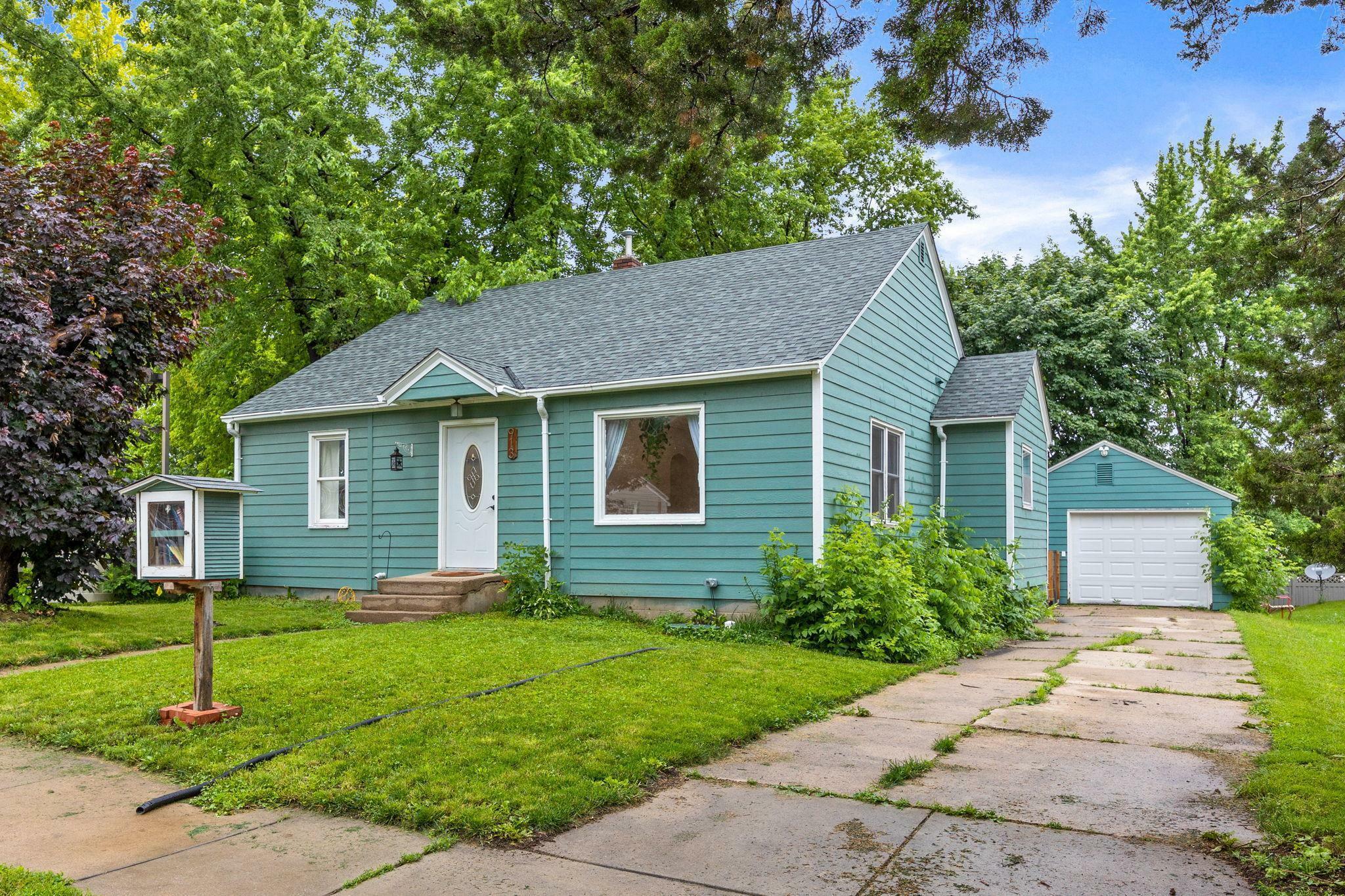 Property Photo: 913 7th Street MN 55349