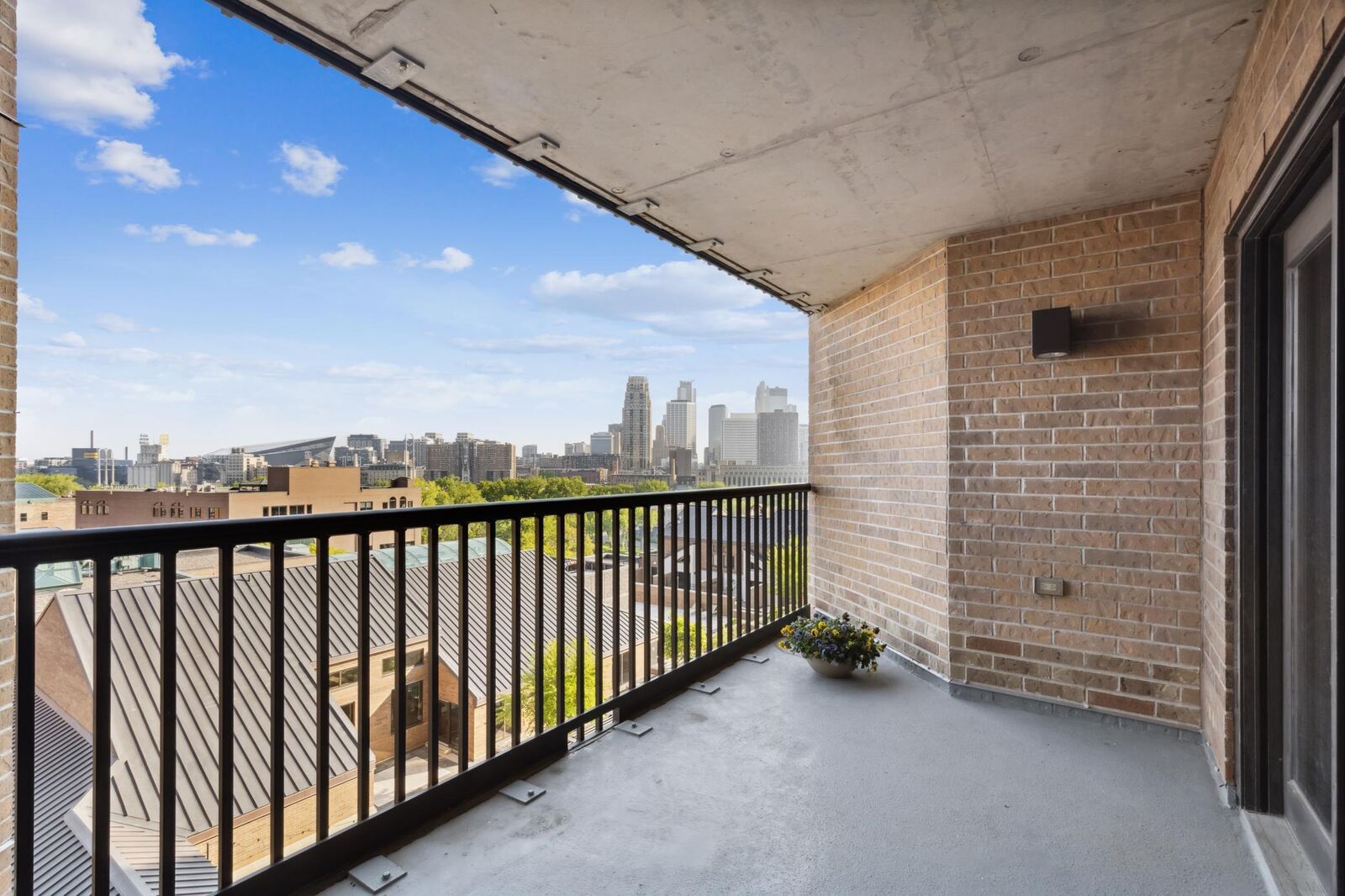 Property Photo:  110 1st Avenue NE F801  MN 55413 