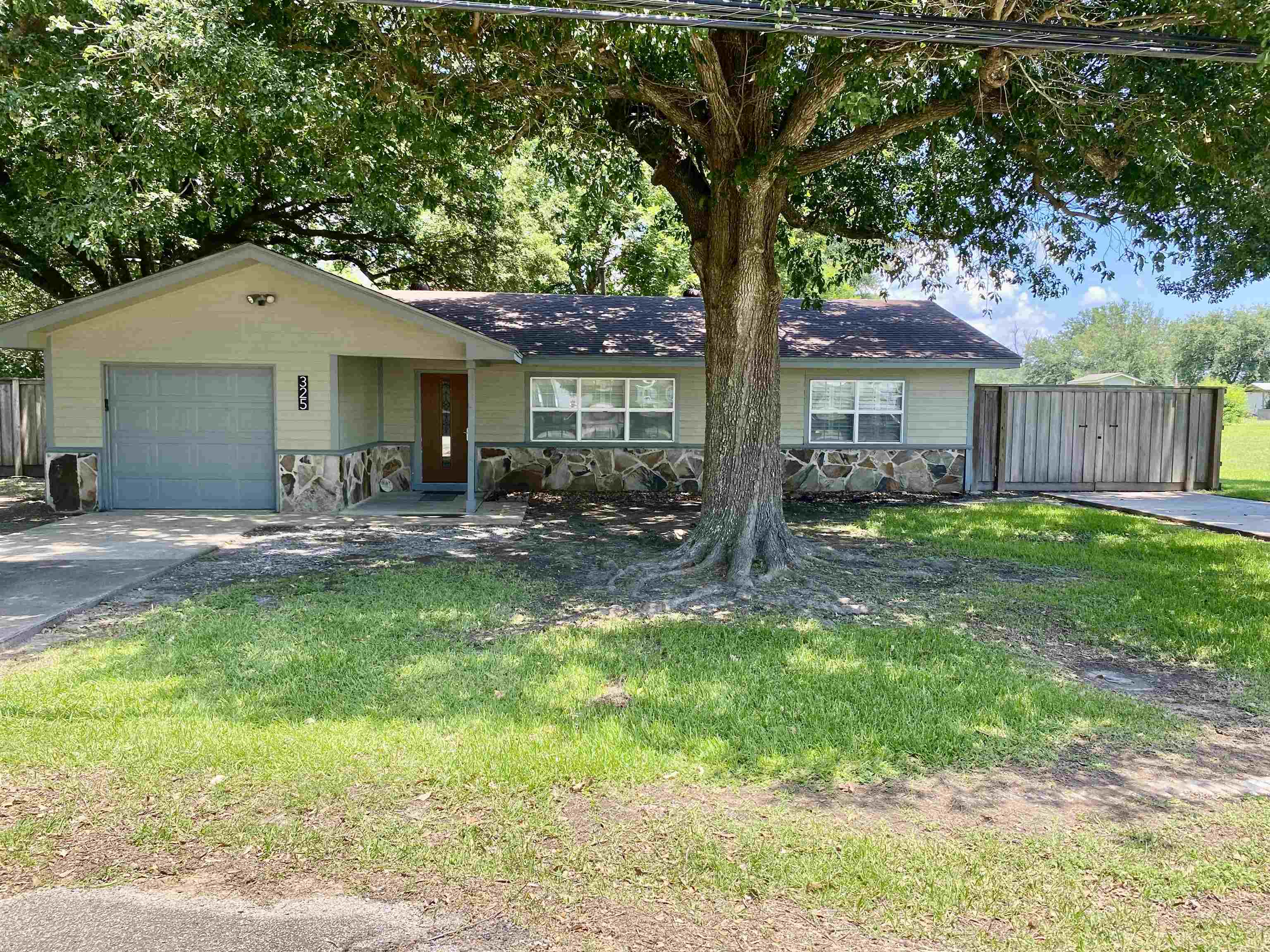 Property Photo:  325 Henry Dr.  TX 77611-4513 