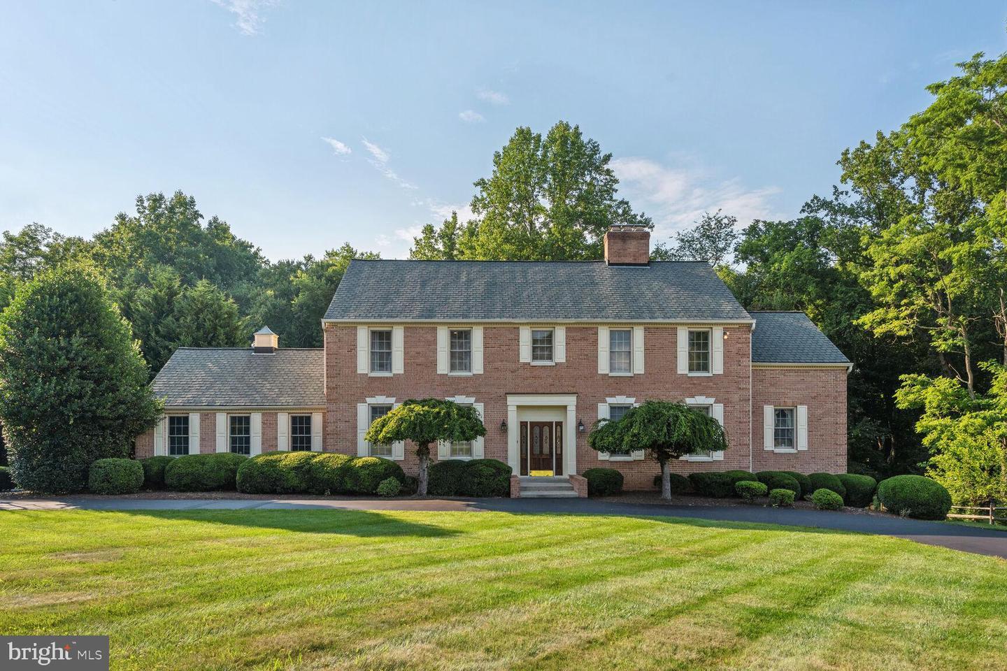 Property Photo:  806 Lake Windermere Court  VA 22066 