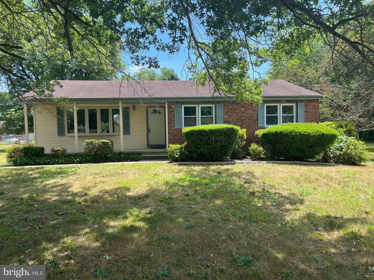 Property Photo:  307 Heritage Road  NJ 08080 