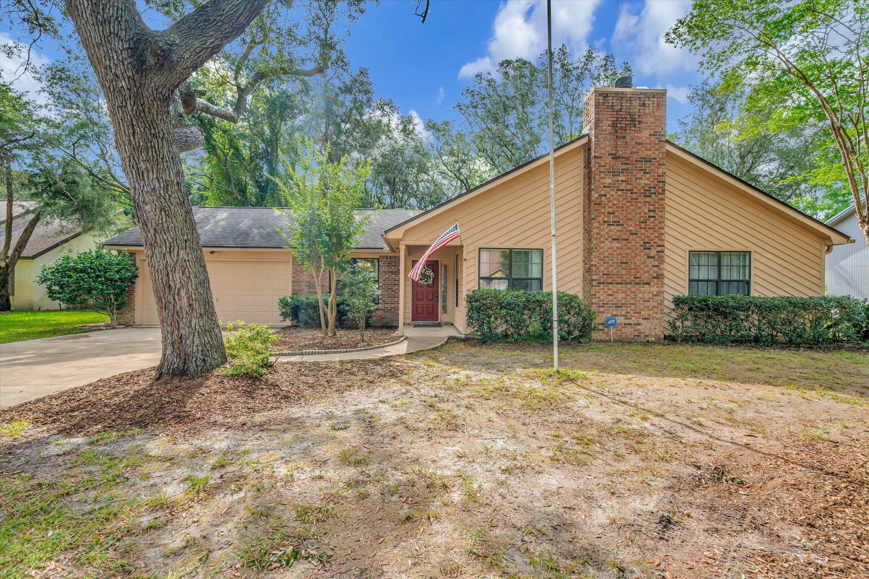 Property Photo:  1219 Whitewood Way  FL 32578 