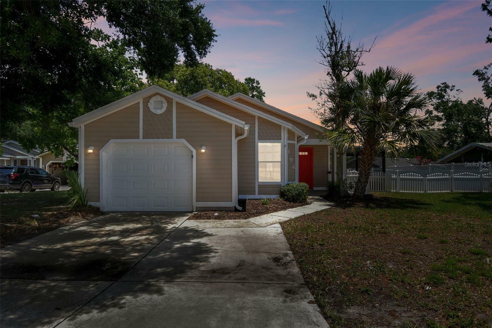 Property Photo:  106 Cobblestone Way  FL 32771 