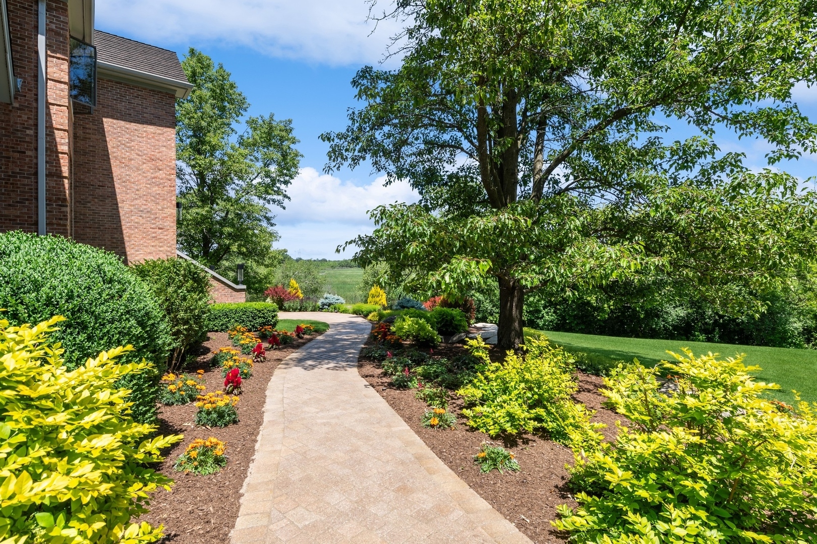 Property Photo:  25676 N Canyon Creek Court  IL 60010 