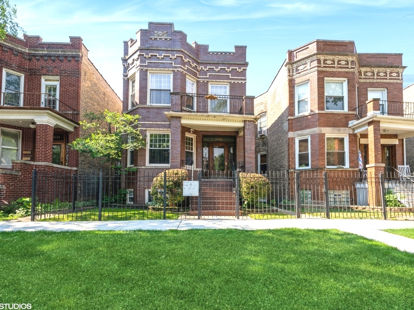 Property Photo: 3845 W Wrightwood Avenue 1 IL 60647