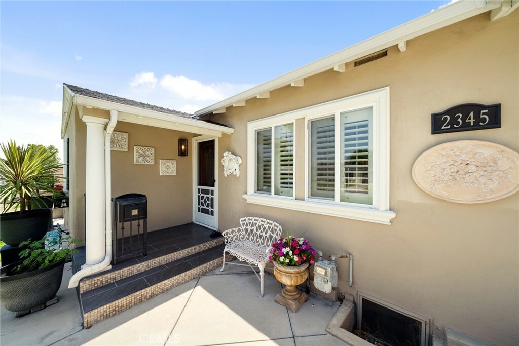 Property Photo:  2345 N Sparks Street  CA 91504 