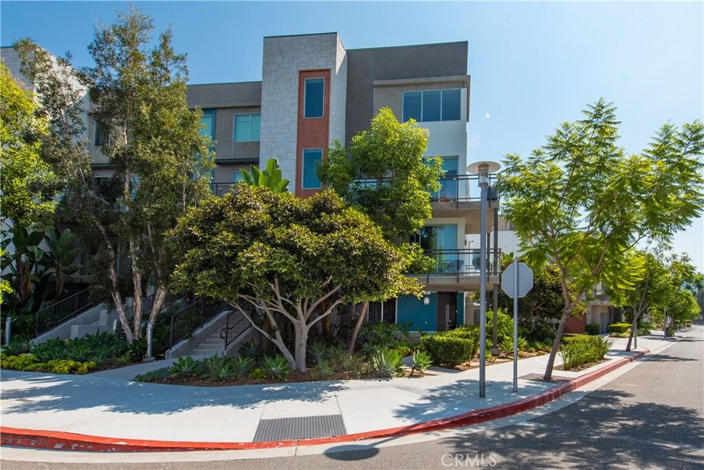 Property Photo:  31 Gramercy  CA 92612 