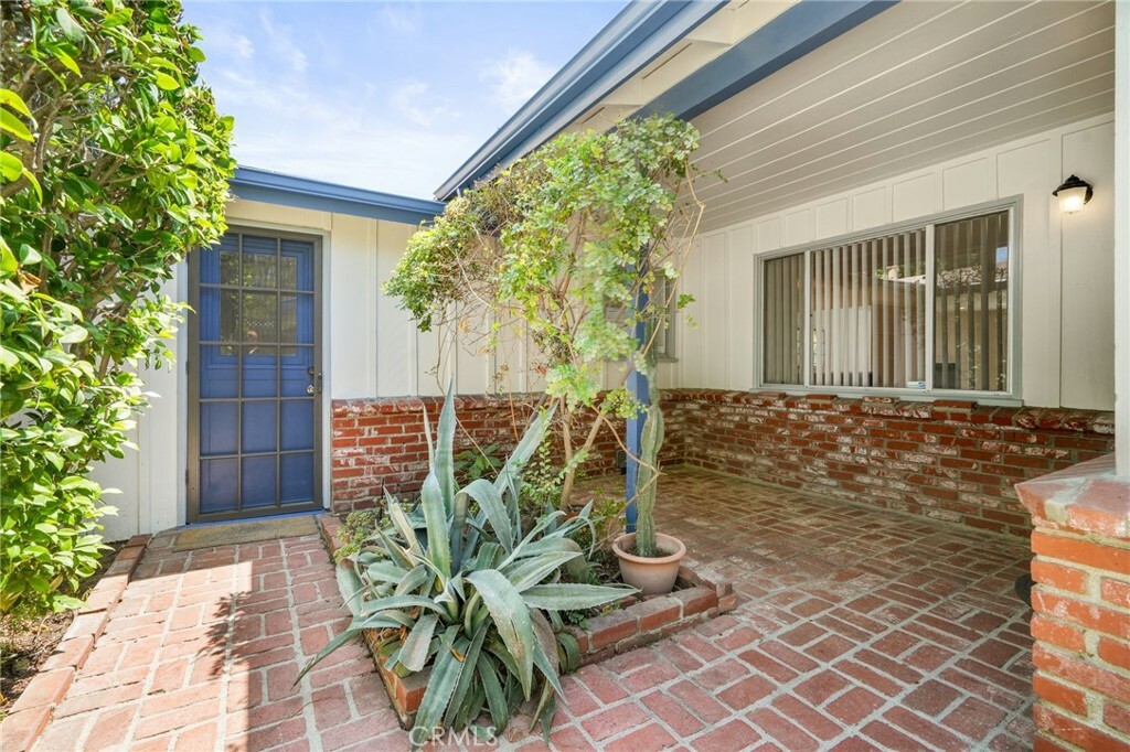 Property Photo:  5249 Ventura Canyon Avenue  CA 91401 