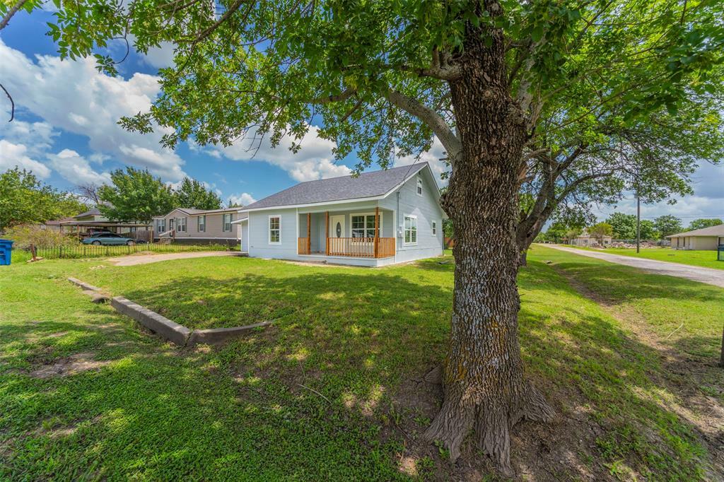 Property Photo:  200 E Pace Street  TX 76641 