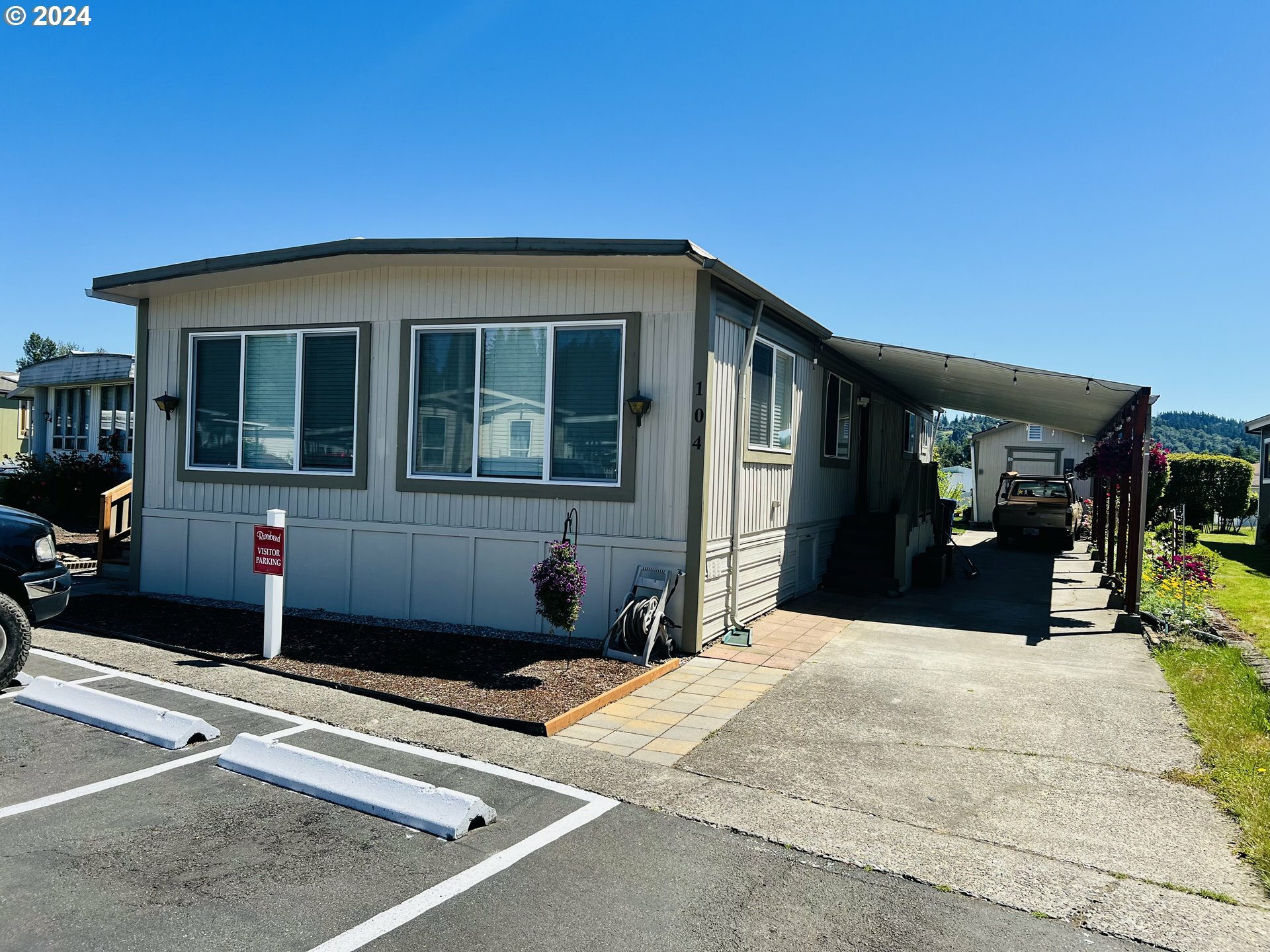 Property Photo: 13900 SE Highway 212 104 OR 97015