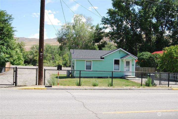 664 2nd Ave N  Okanogan WA 98840 photo