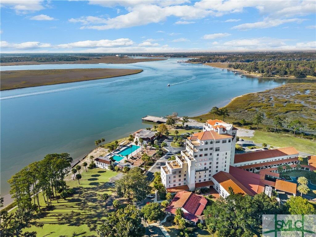 Property Photo: 700 Wilmington Island Road 202 GA 31410