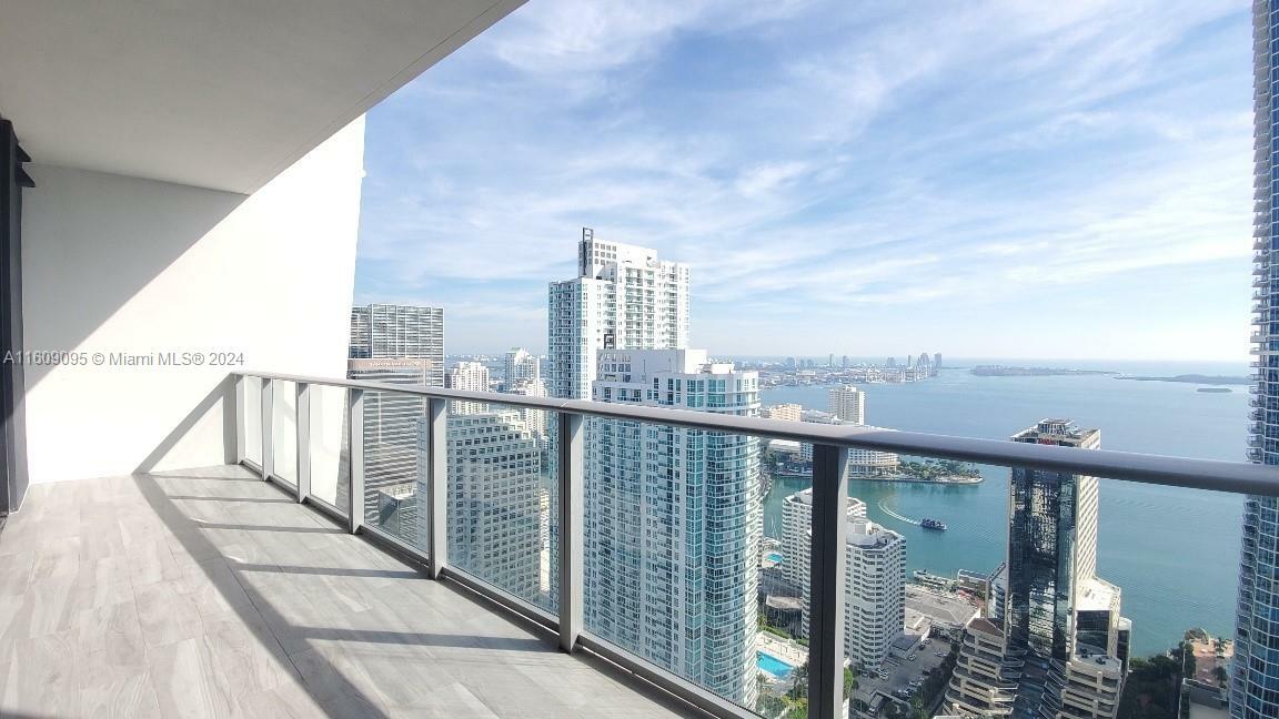 Property Photo:  1010 Brickell Ave 4704  FL 33131 