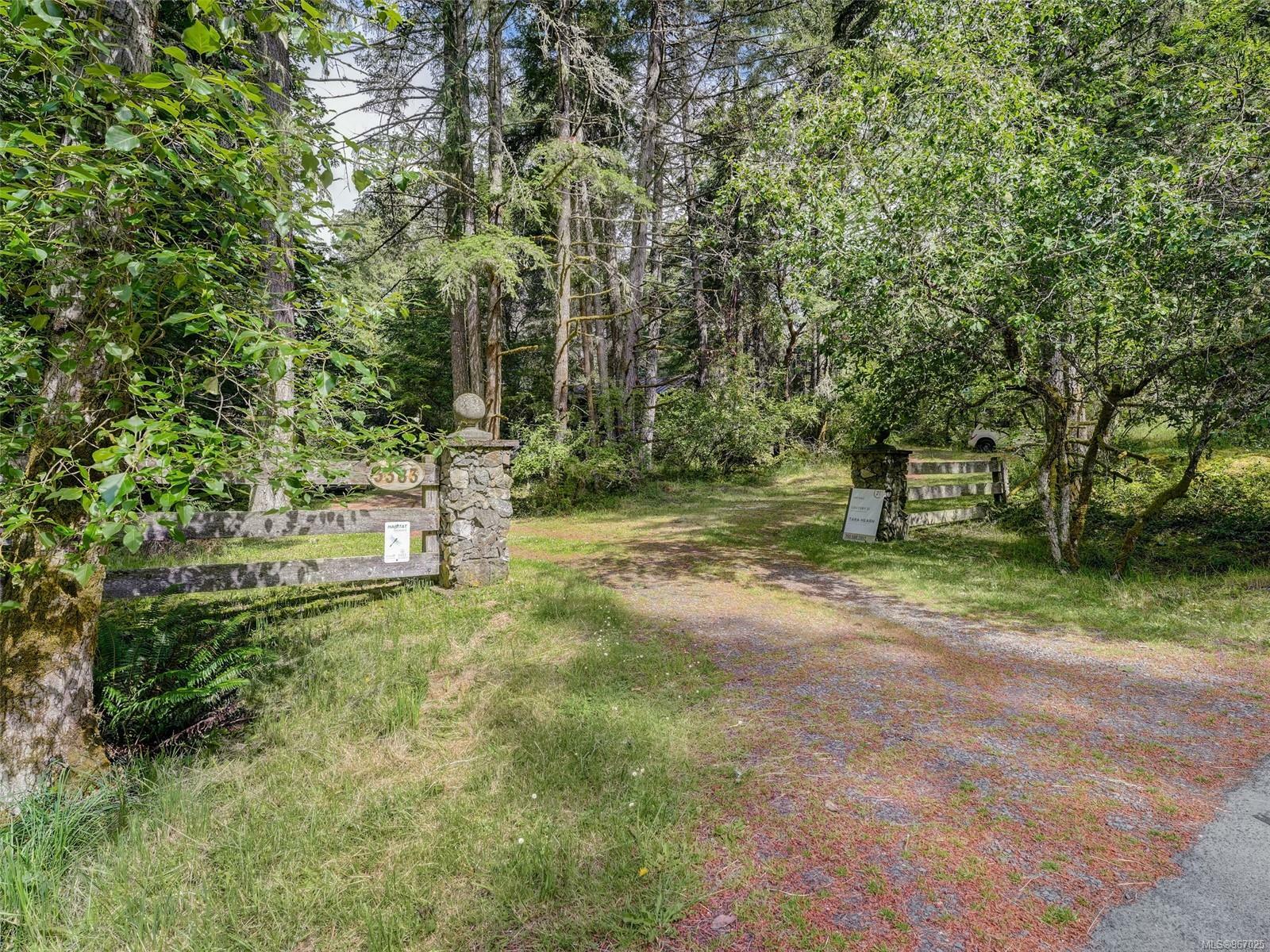 Property Photo:  3383 Lakeridge Pl  BC V9E 1C8 