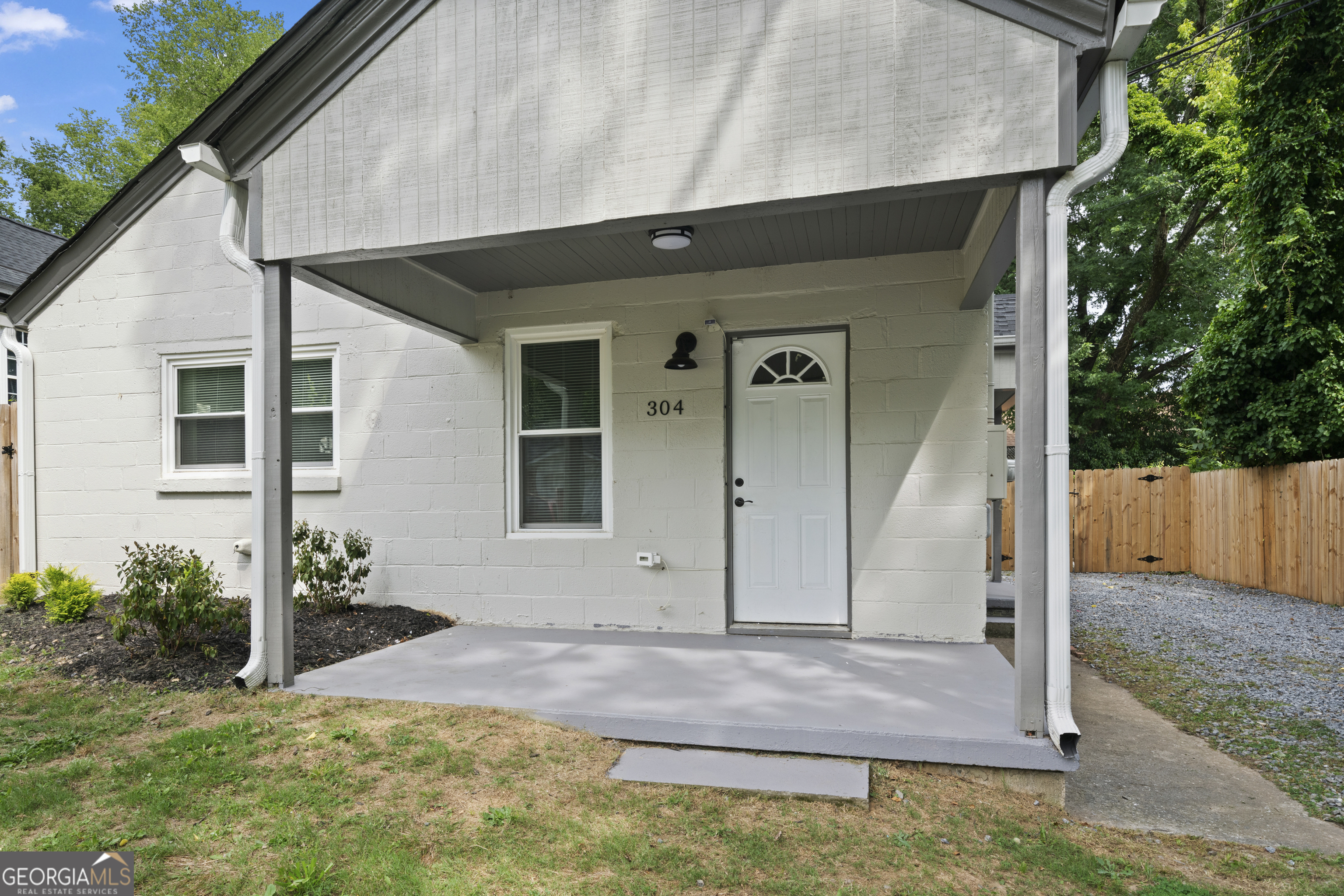 Property Photo:  304 Reynolds Street NE  GA 30161 