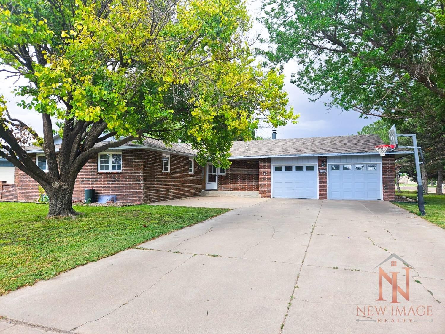 Property Photo: 2702 Easy Street KS 67846