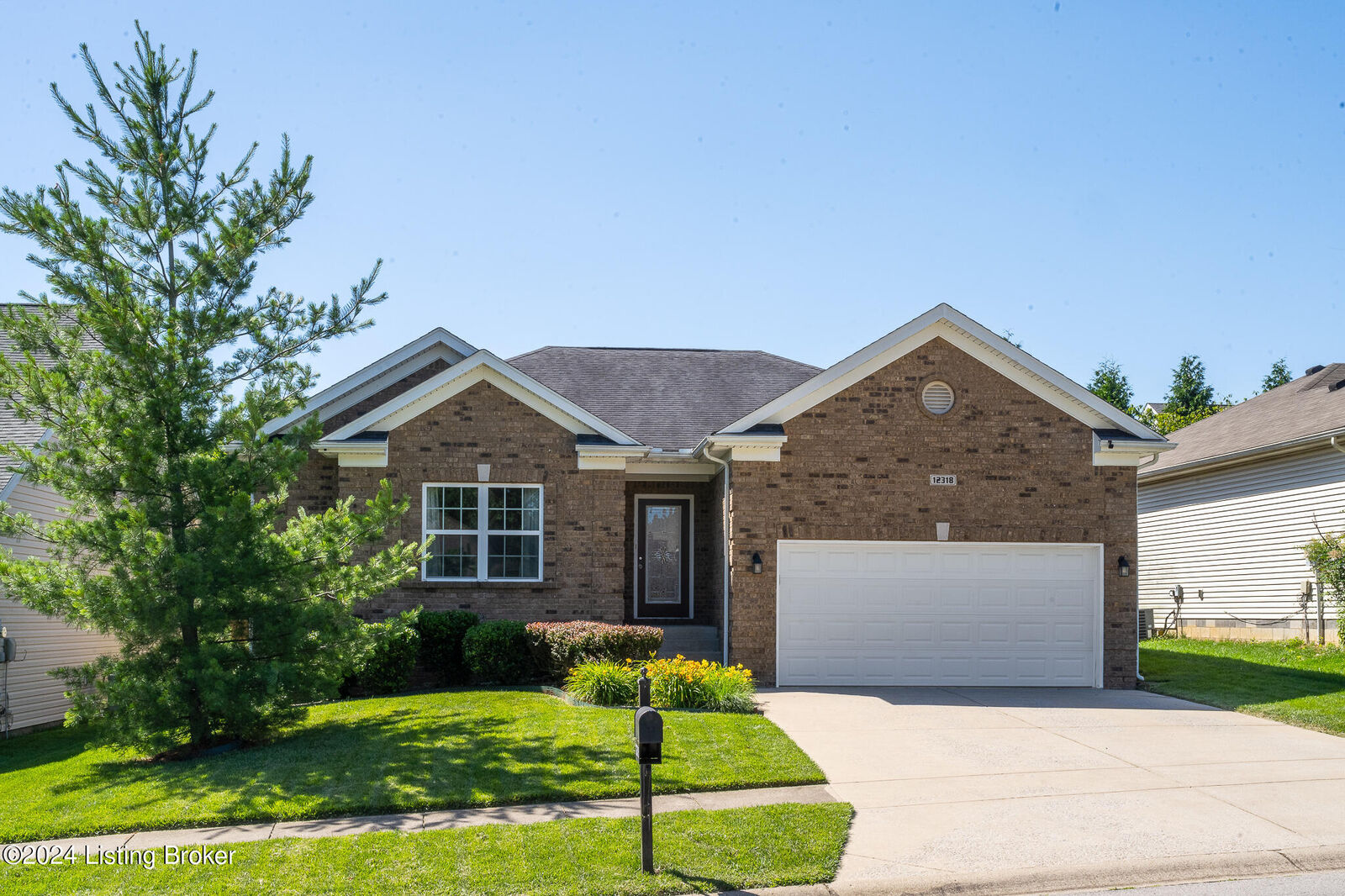 Property Photo: 12318 Bristol Bay Pl KY 40245