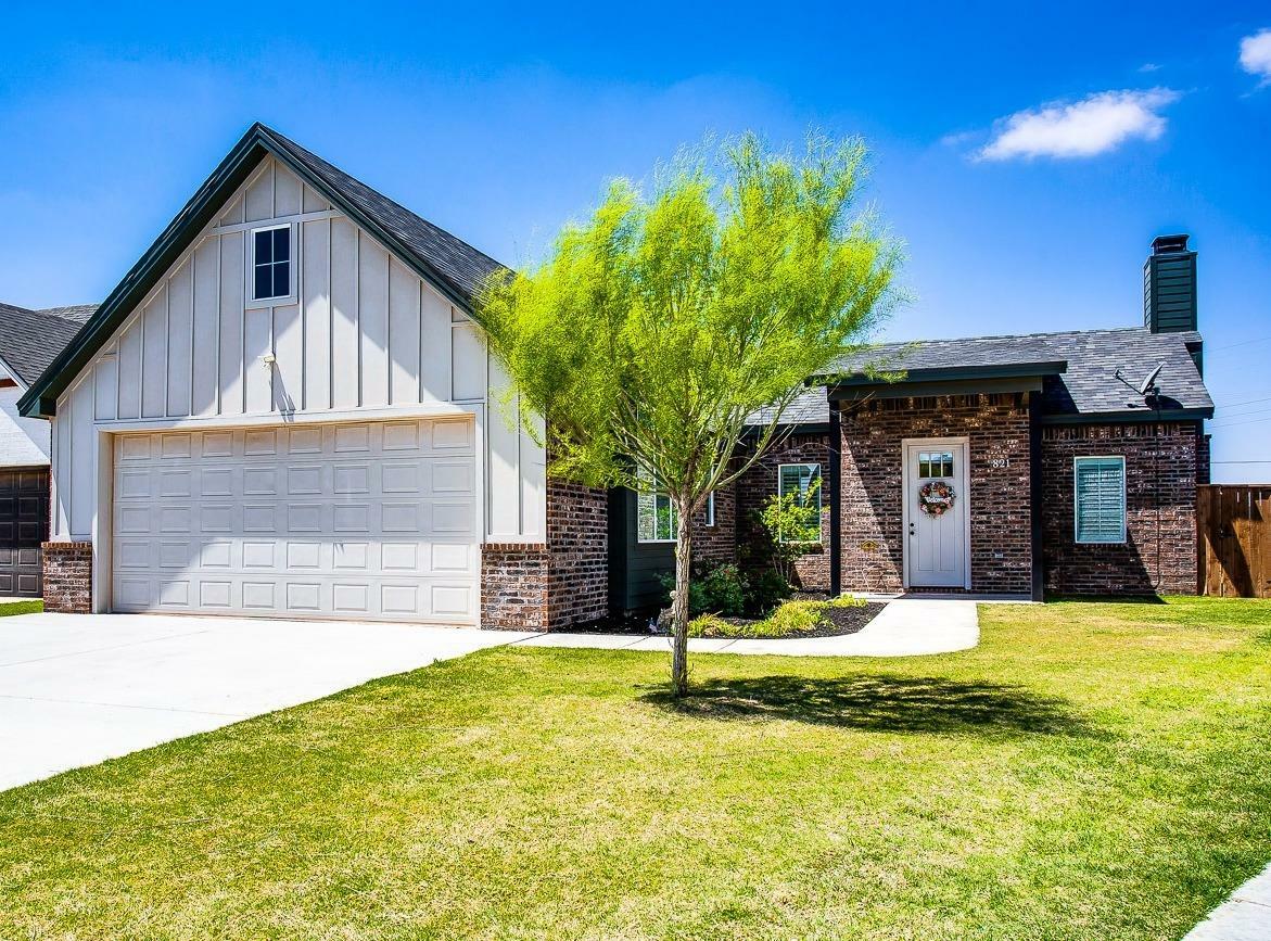 Property Photo:  821 N 6th Circle  TX 79382 