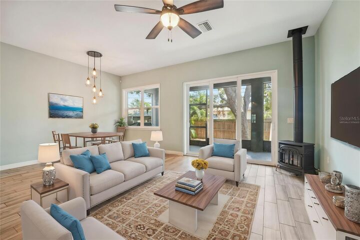Property Photo: 131 Pennsylvania Avenue FL 34683